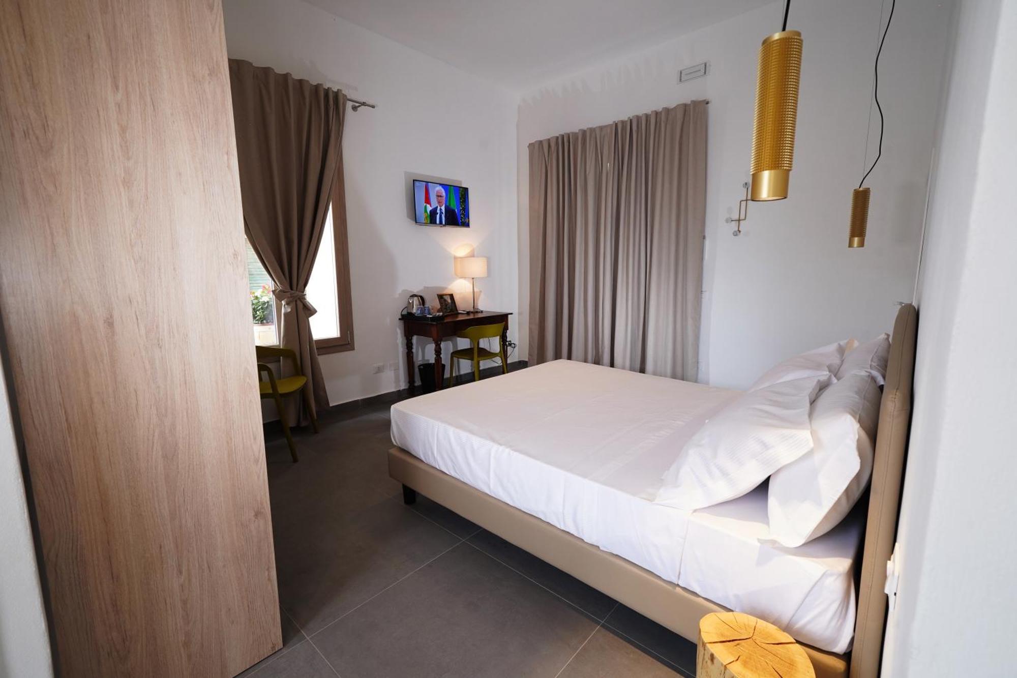 Ducas Rooms And Suite Lascari Exteriör bild