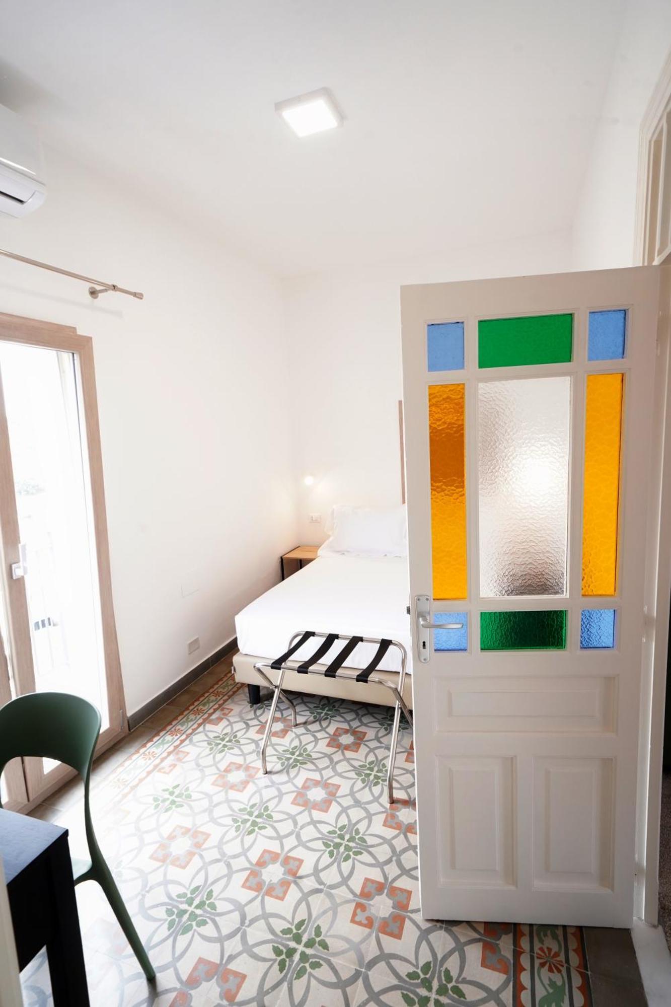 Ducas Rooms And Suite Lascari Exteriör bild