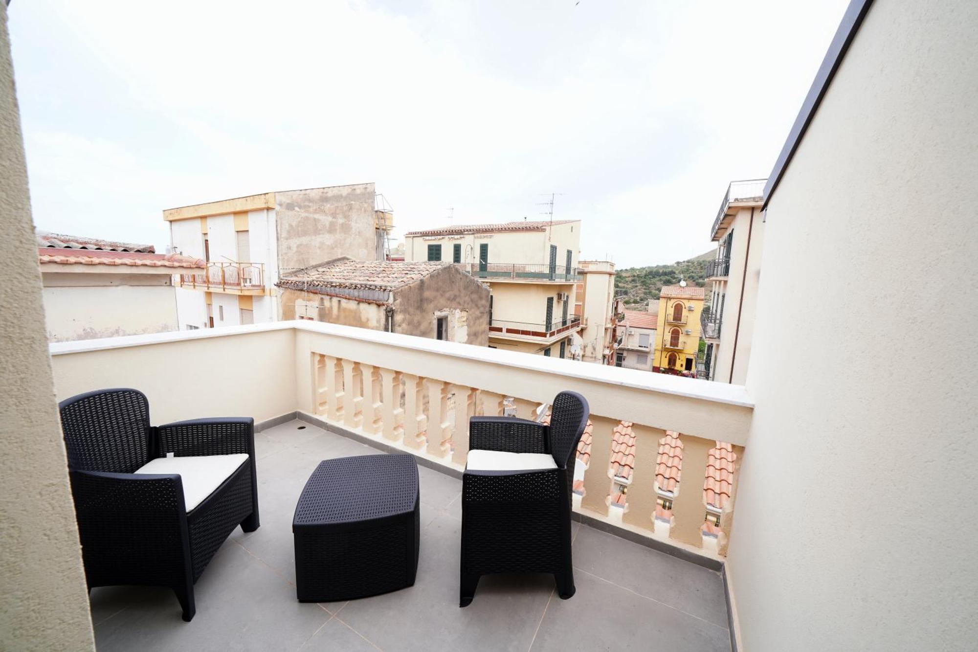 Ducas Rooms And Suite Lascari Exteriör bild