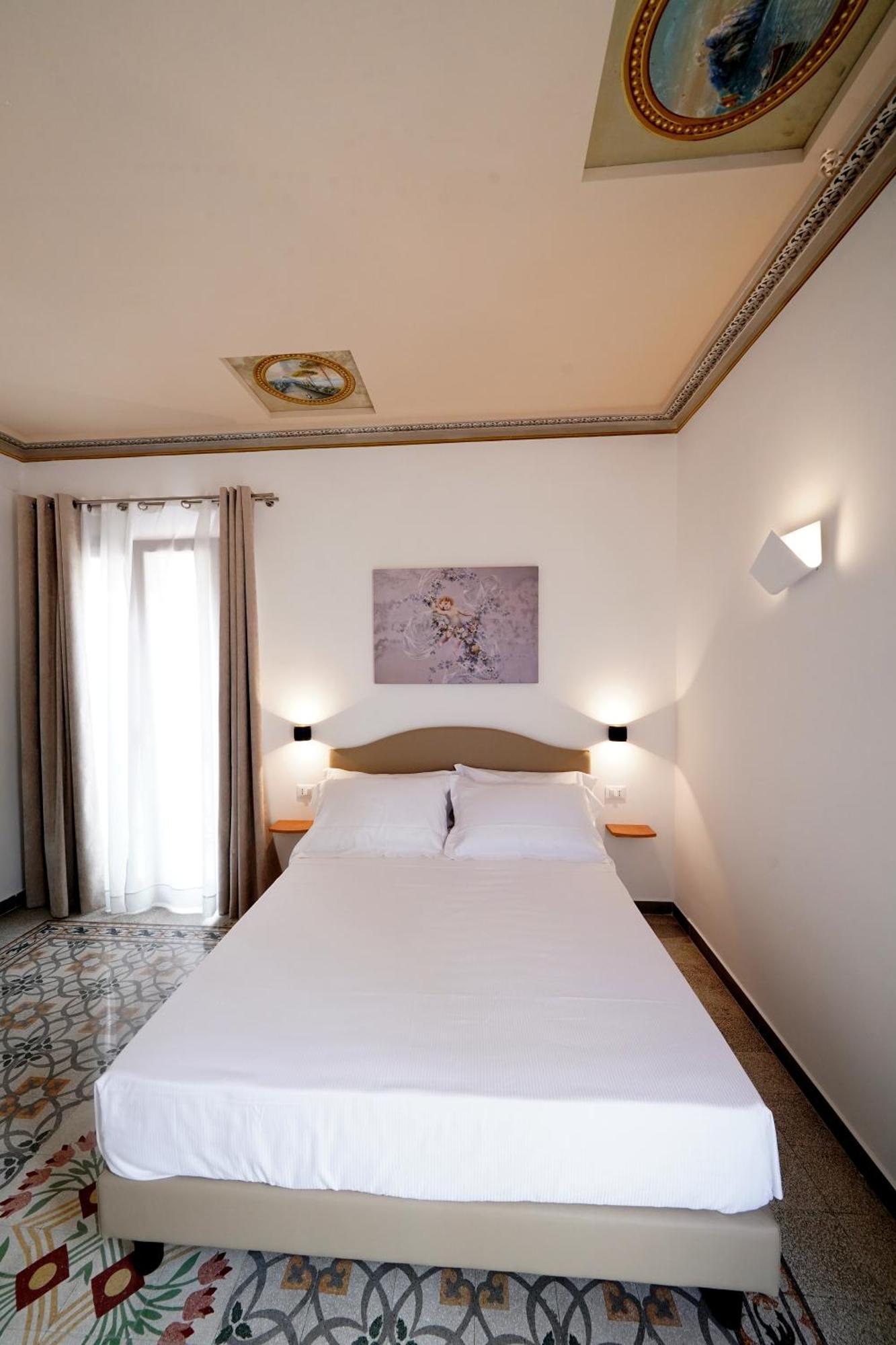 Ducas Rooms And Suite Lascari Exteriör bild
