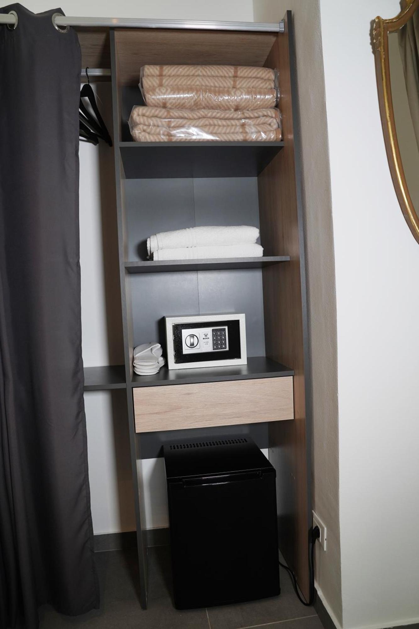Ducas Rooms And Suite Lascari Exteriör bild